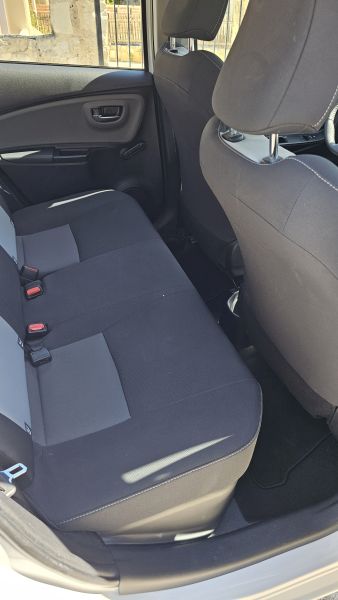 Toyota Yaris front right