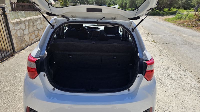 Toyota Yaris rear view